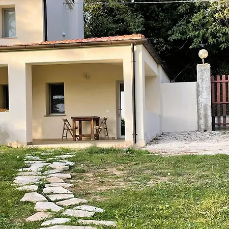 Bed & Breakfast Beb La Nociaia 3*